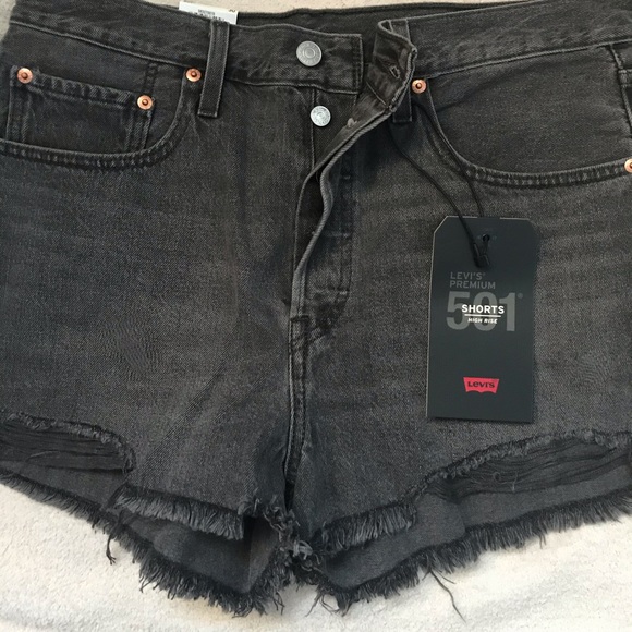501 black Levi shorts - Picture 3 of 3